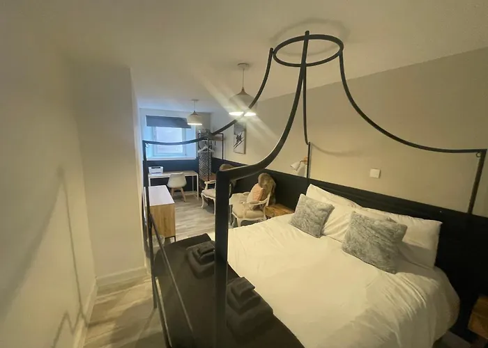 Alpine Apartments - 2